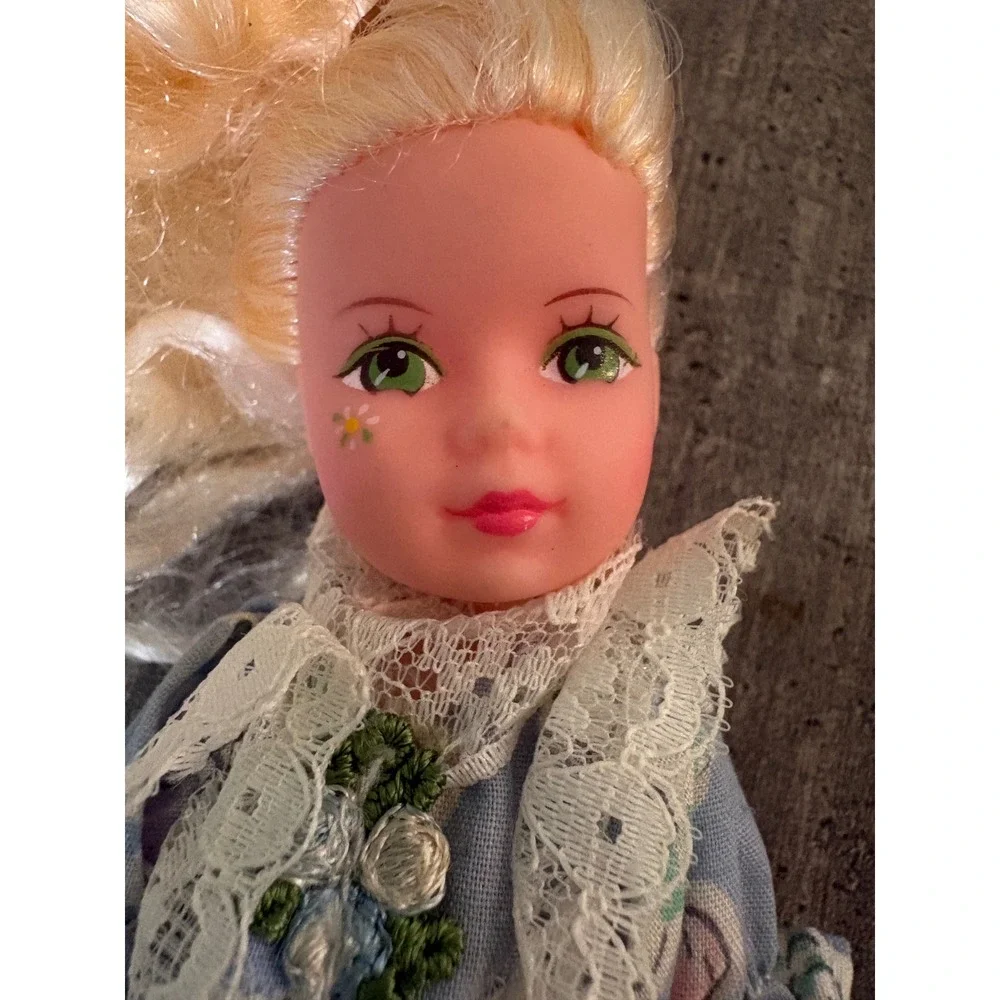 Vintage 1983 Creata Flower Girl Doll Blonde Green Eyes Floral Dress 7 Inch